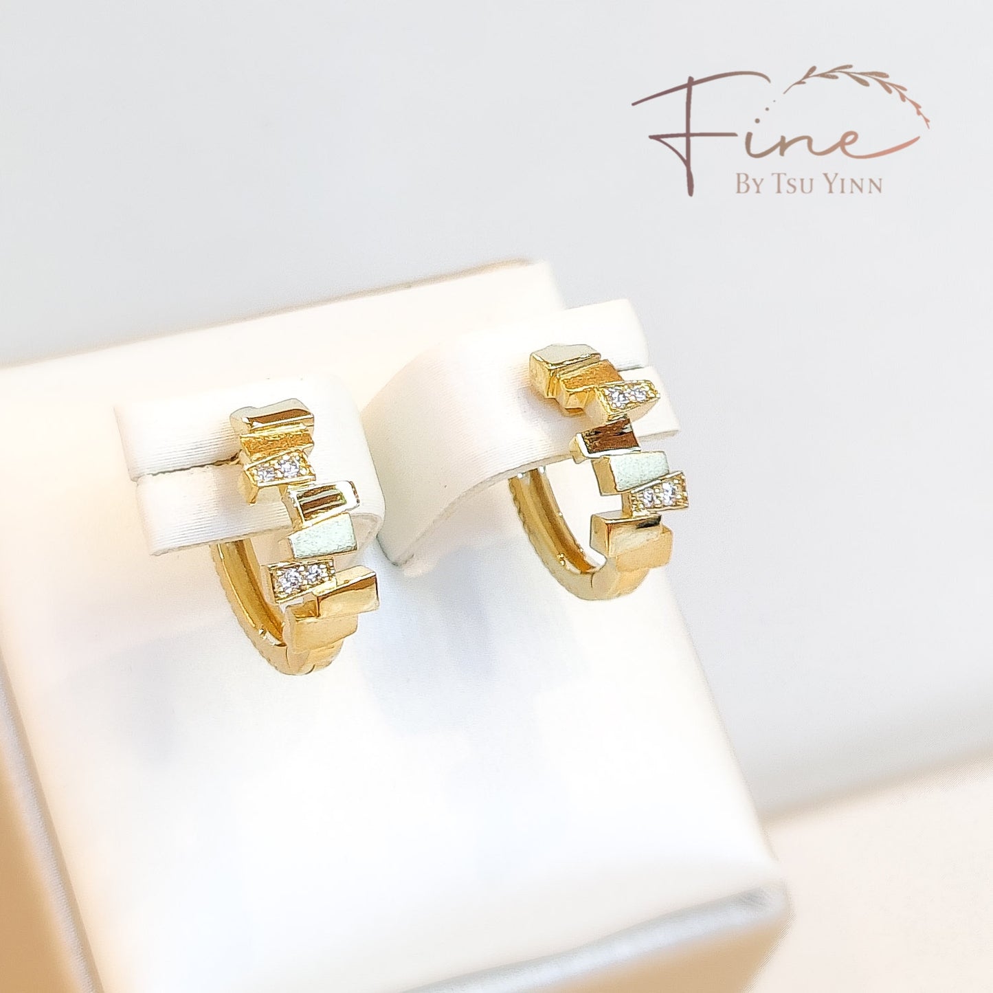 Leigh Double-Sided Huggies in Yellow Gold