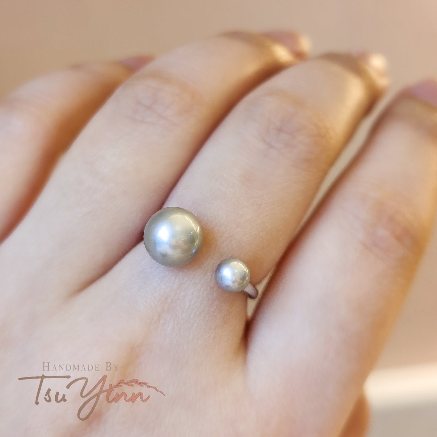 Pearl Baubles Open Ring (Grey)