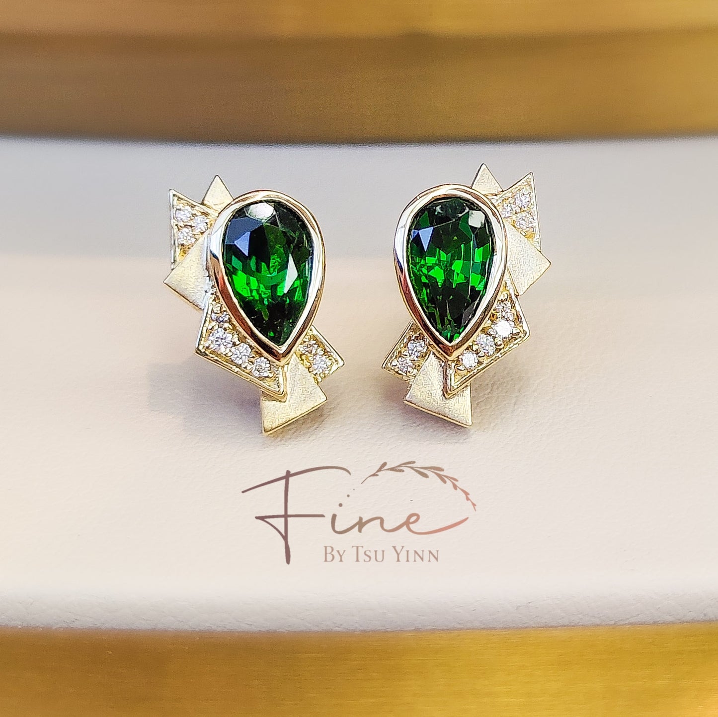 YG Tsavorite and Diamonds Fan Earrings