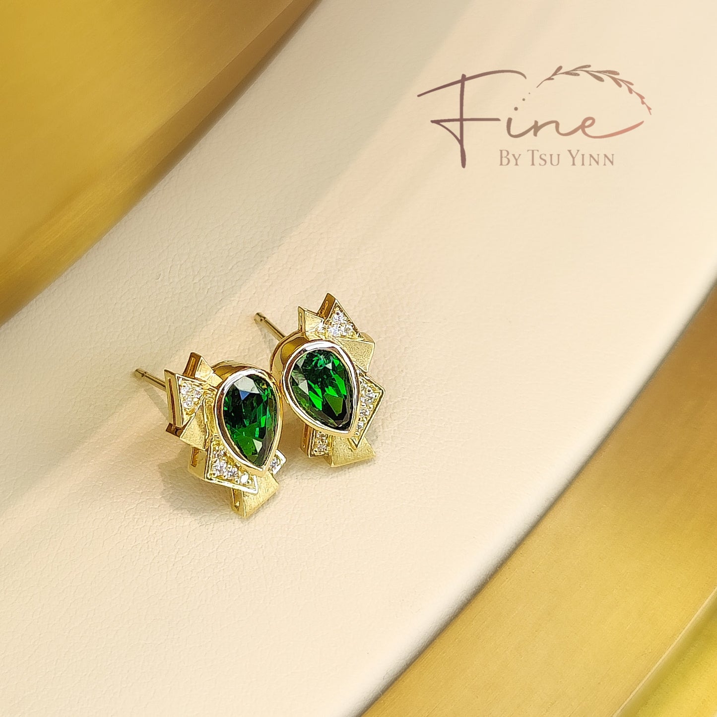 YG Tsavorite and Diamonds Fan Earrings