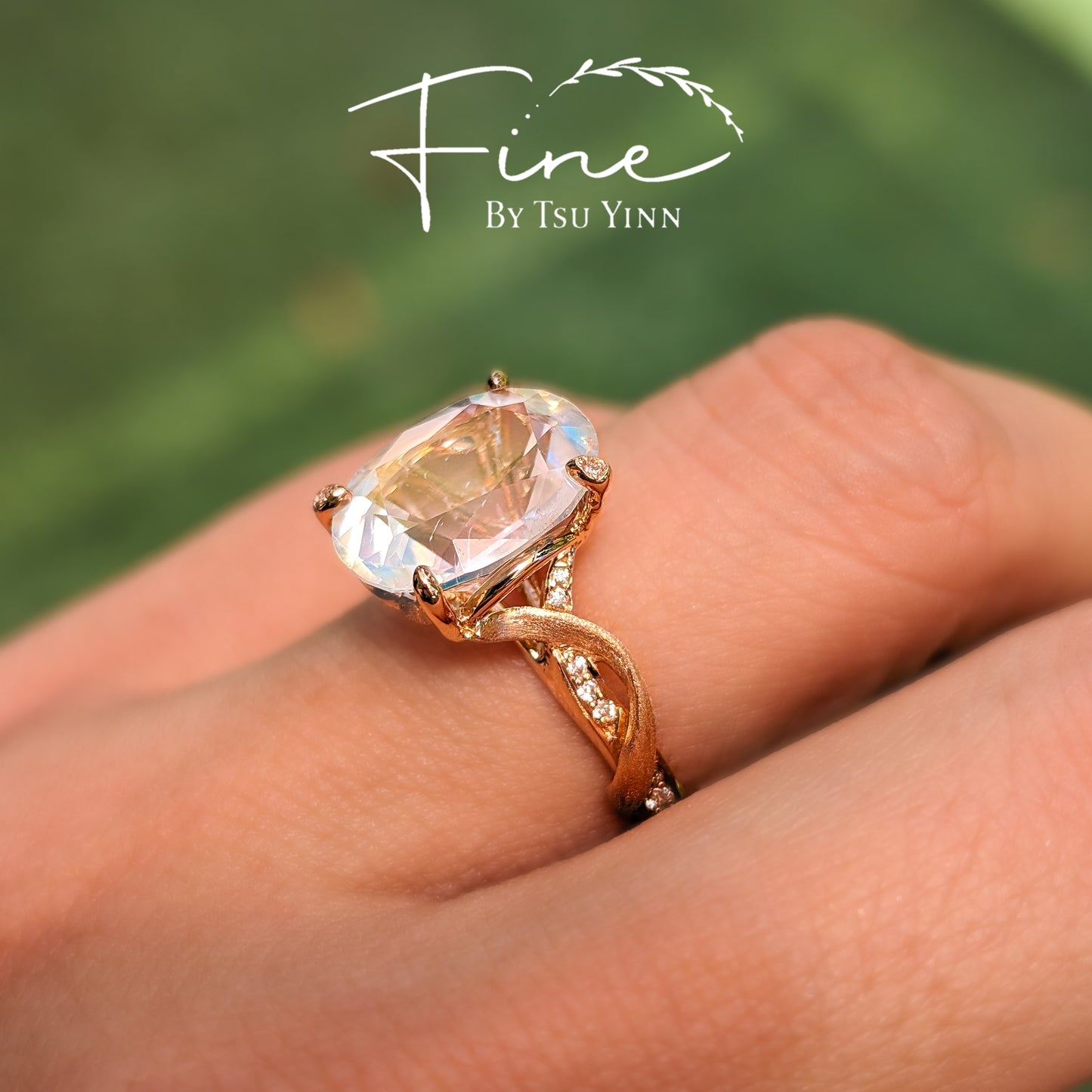 FBTY Zee Ring with Moonstone