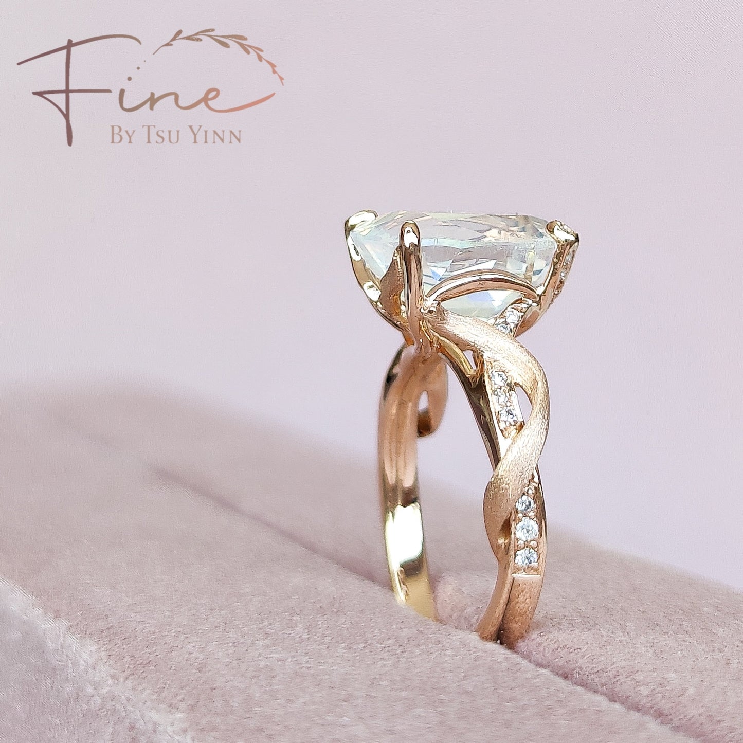 FBTY Zee Ring with Moonstone