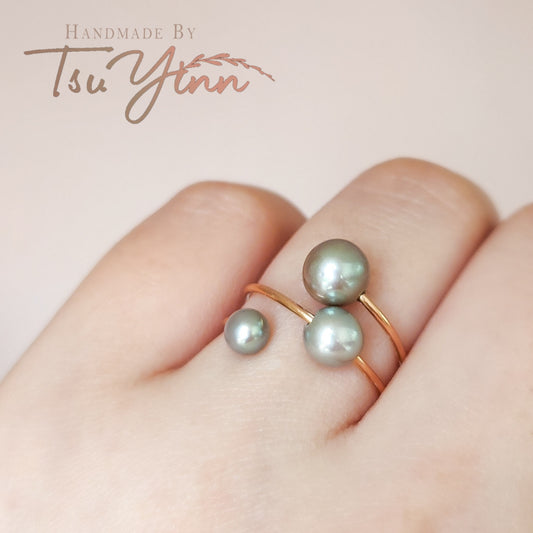 Grey Triple Freshwater Pearl Spiral Ring