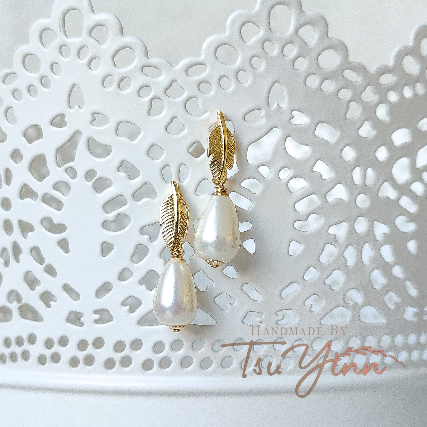 Li'l Feather Shell Pearl Earrings