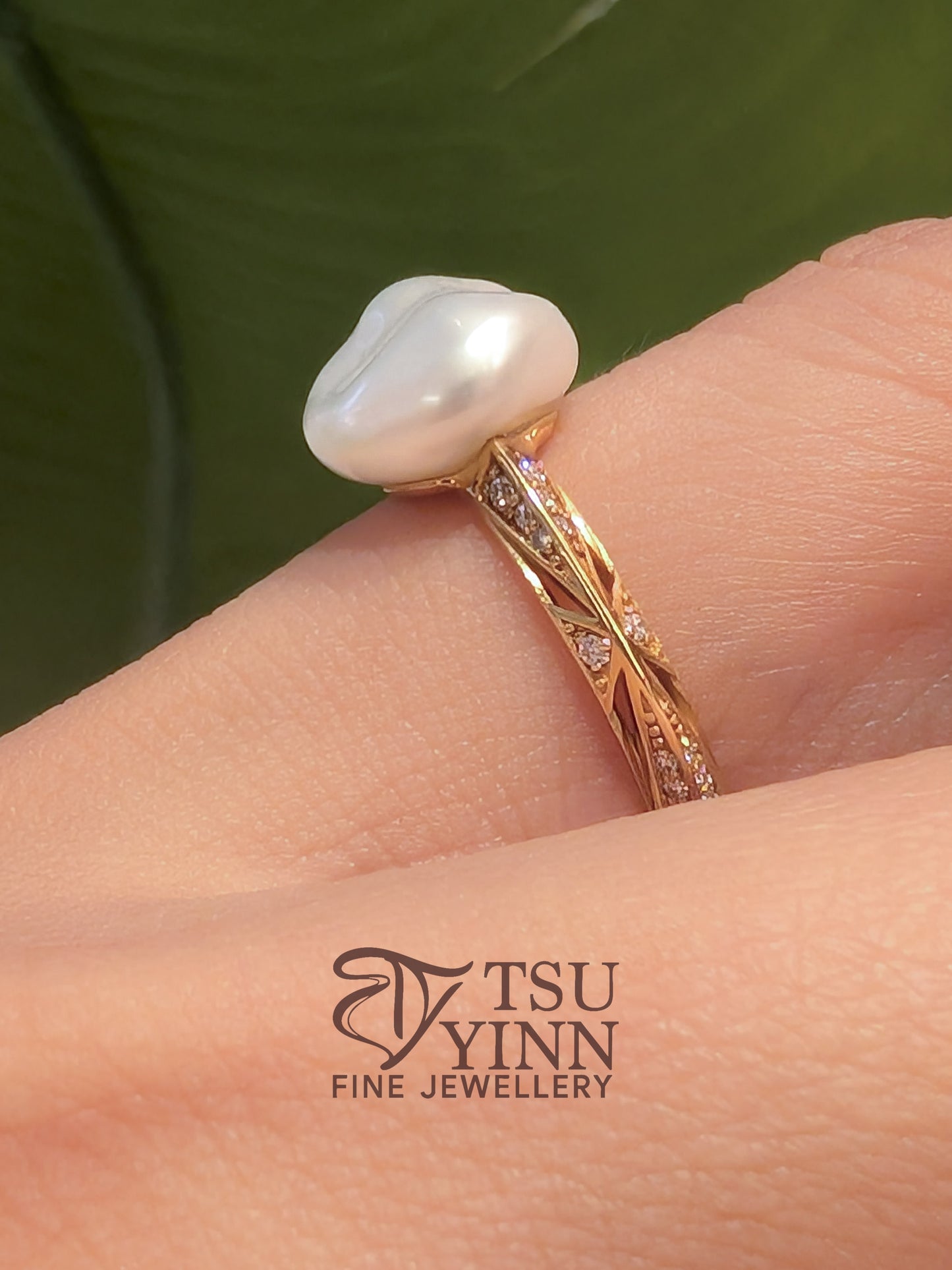 Xing Ring with Keshi Pearl