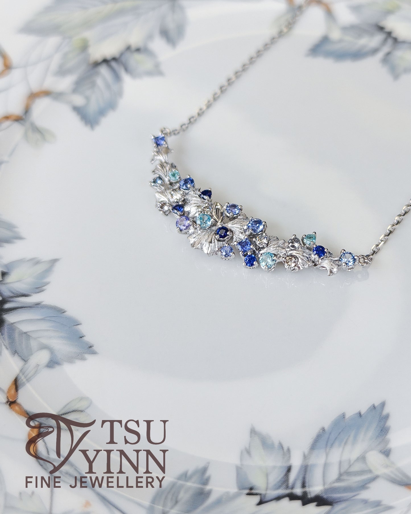 Noriko Necklace in White Gold