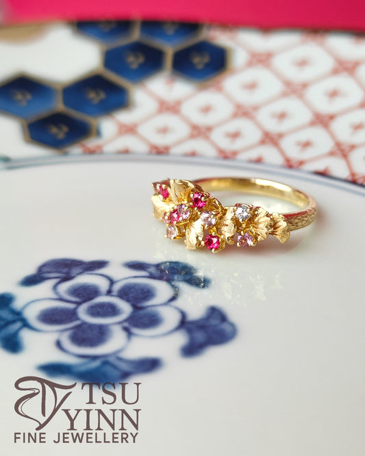 Noriko Ring in Yellow Gold