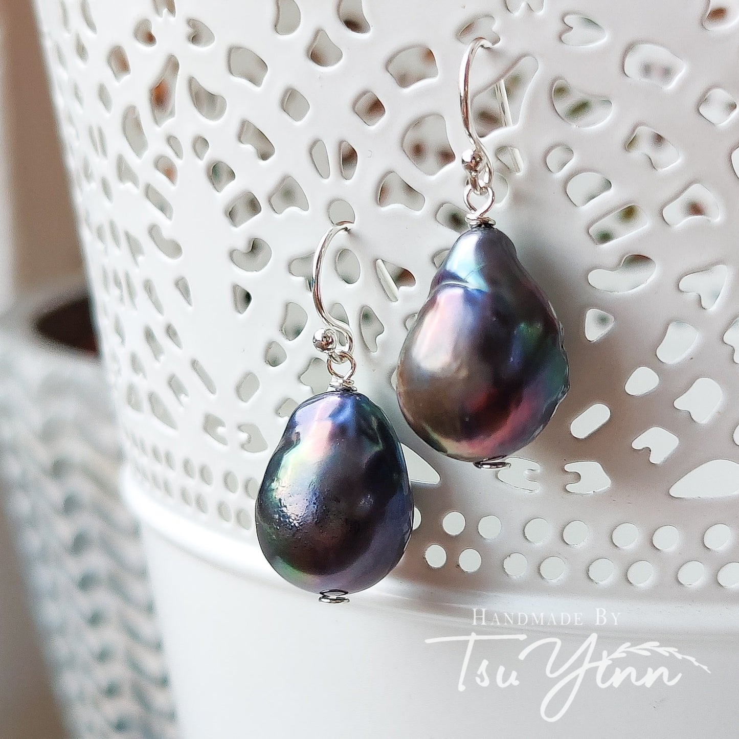 Simple Black Baroque Pearl Earrings
