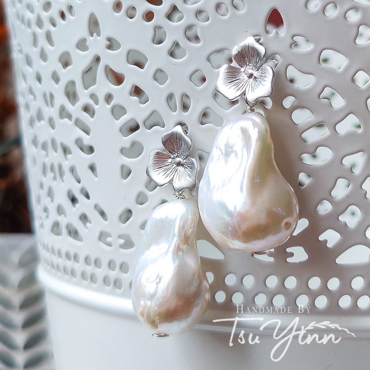 Flower White Baroque Pearl Earrings